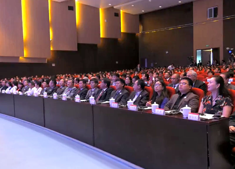 每个妇女，每个儿童启动仪式